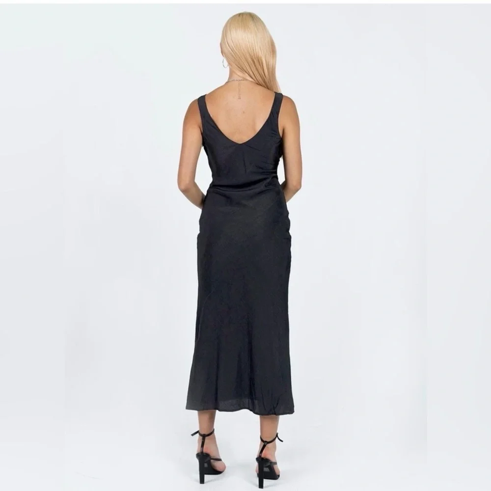 Princess Polly Maxi Dress - Picture 2 of 6